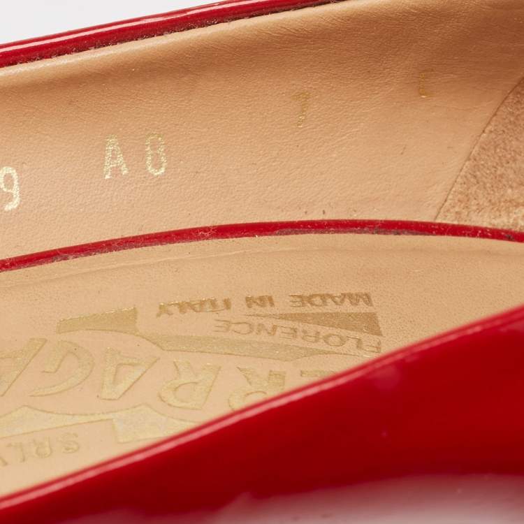Pre Owned Salvatore Ferragamo Red Patent  Vara Bow  Pumps Size 37.5