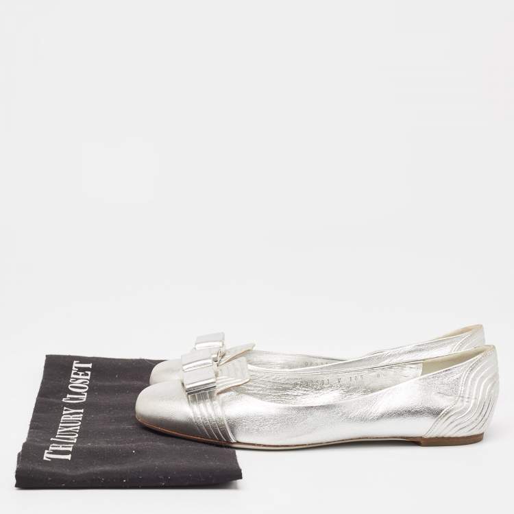 Pre Owned Salvatore Ferragamo Silver Leather Varina Bow Ballet Flats Size 39