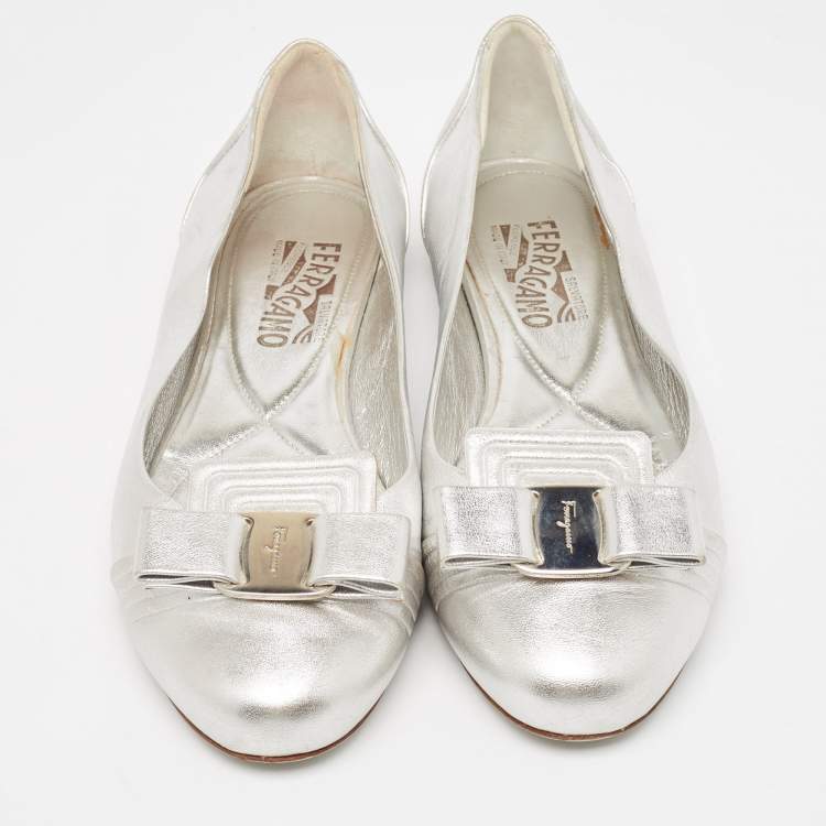 Pre Owned Salvatore Ferragamo Silver Leather Varina Bow Ballet Flats Size 39