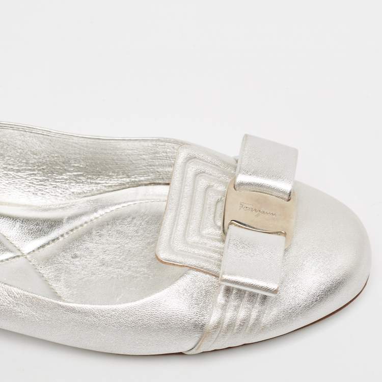 Pre Owned Salvatore Ferragamo Silver Leather Varina Bow Ballet Flats Size 39