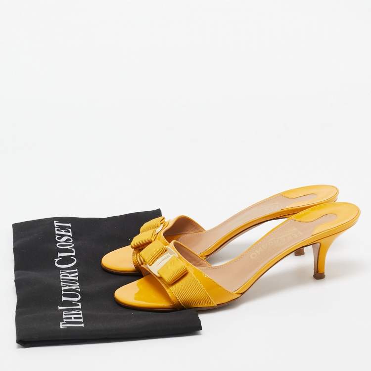 مملوكة مسبقًا Salvatore Ferragamo Yellow Patent Vara Bow  Sandals Size 39