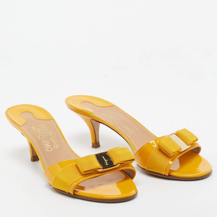مملوكة مسبقًا Salvatore Ferragamo Yellow Patent Vara Bow  Sandals Size 39