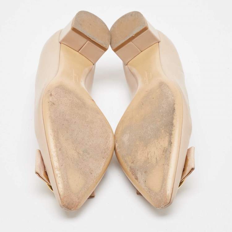 Pre Owned Salvatore Ferragamo Beige Leather Bow Pointed Toe Pumps Size 40