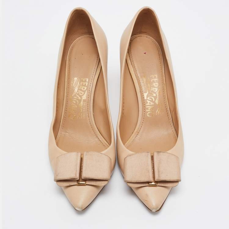 Pre Owned Salvatore Ferragamo Beige Leather Bow Pumps Size 36