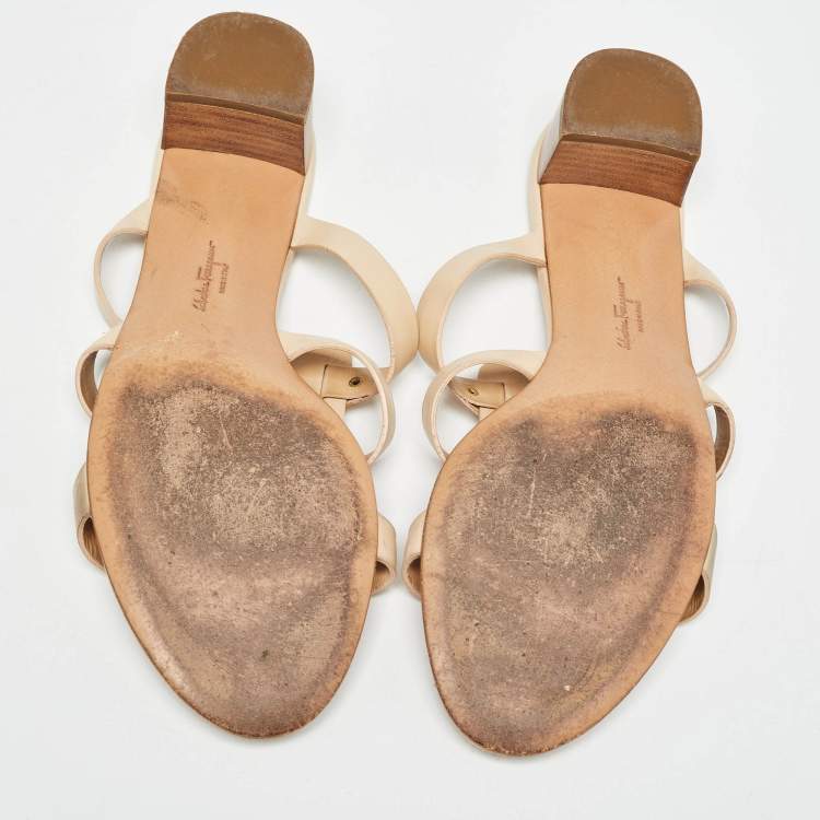 Pre Owned Salvatore Ferragamo Cream Leather Buckle Detail Strappy Sandals Size 41