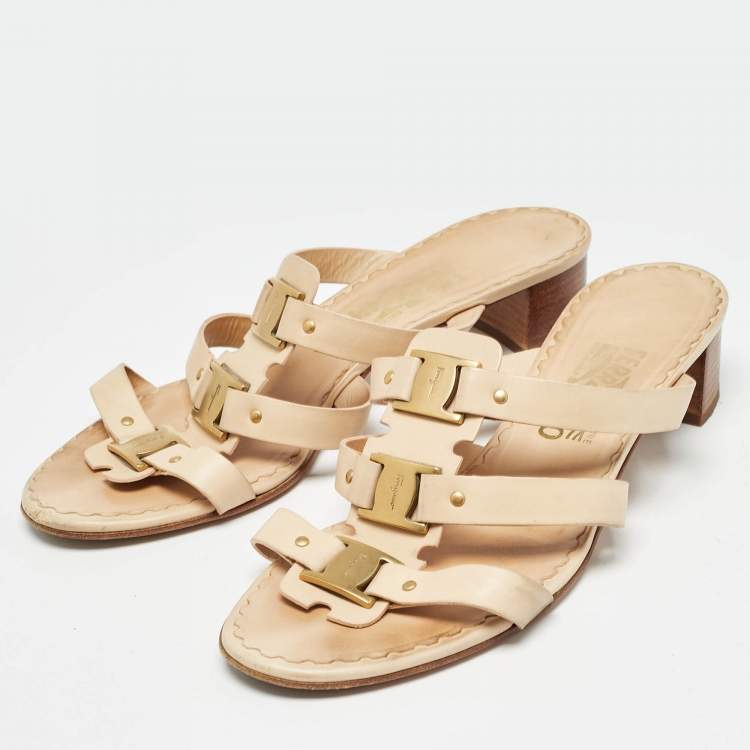 Pre Owned Salvatore Ferragamo Cream Leather Buckle Detail Strappy Sandals Size 41