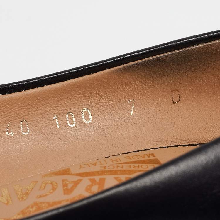 Pre Owned Salvatore Ferragamo Black Leather Mimi  Pumps Size 37.5