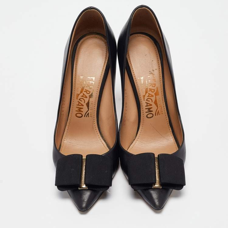 Pre Owned Salvatore Ferragamo Black Leather Mimi  Pumps Size 37.5