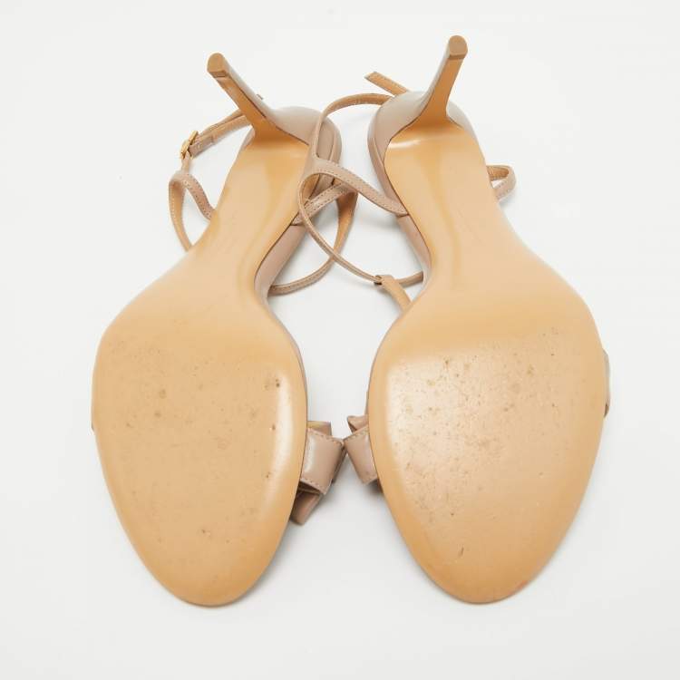 مملوكة مسبقًا Salvatore Ferragamo Beige Leather Gabriele Ankle Strap Sandals Size 40