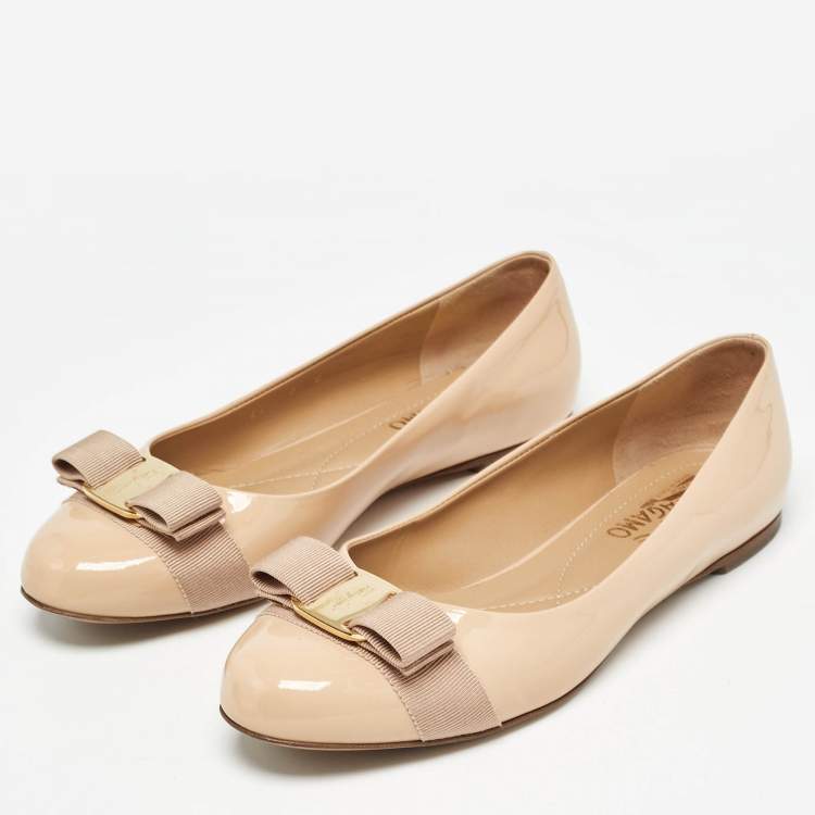 Pre Owned Salvatore Ferragamo Beige Patent Leather Varina  Ballet Flats Size 37.5
