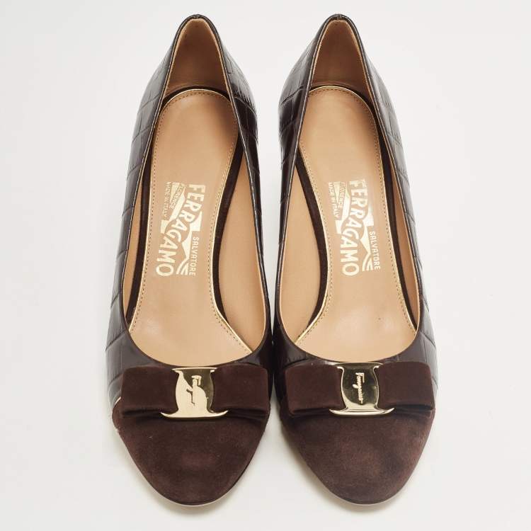 Pre Owned Salvatore Ferragamo Brown Embossed Croc and Suede Vara Bow Pumps 39