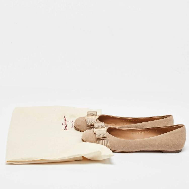 Pre Owned Salvatore Ferragamo Beige Suede Varina Ballet Flats Size 35.5