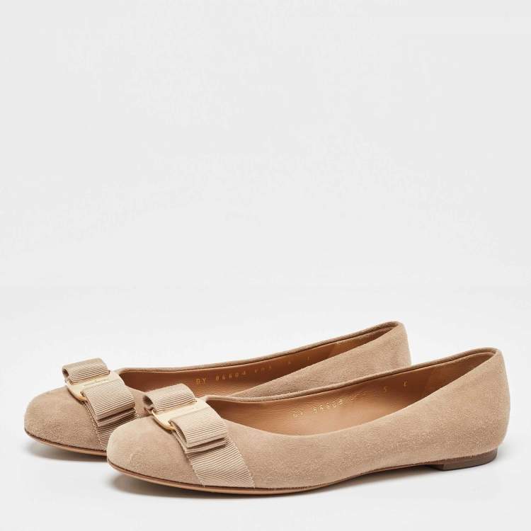 Pre Owned Salvatore Ferragamo Beige Suede Varina Ballet Flats Size 35.5