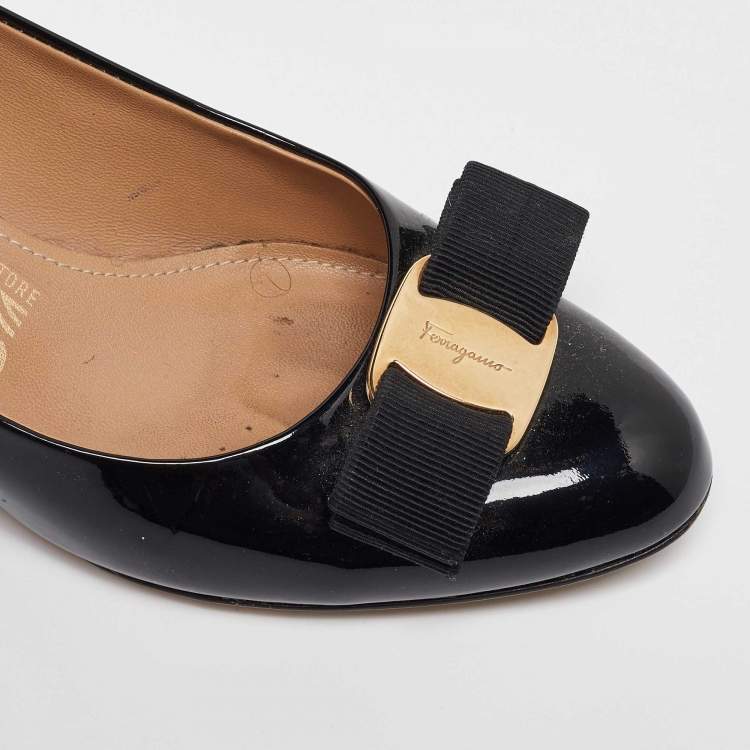 Pre Owned Salvatore Ferragamo Black Patent Leather Flo Vara Wedge Pumps Size 35