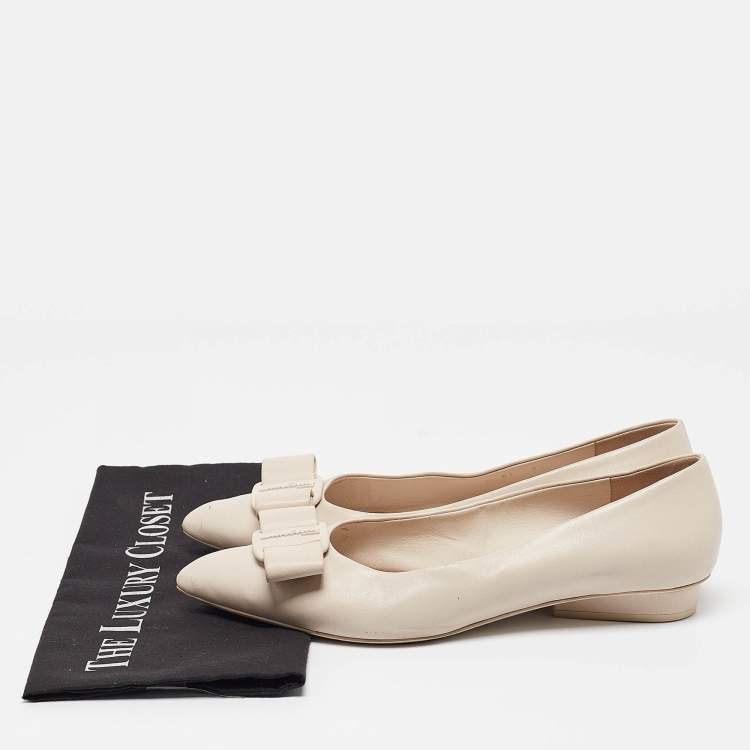 Pre Owned Salvatore Ferragamo Cream Leather Viva Bow Ballet Flats Size 40