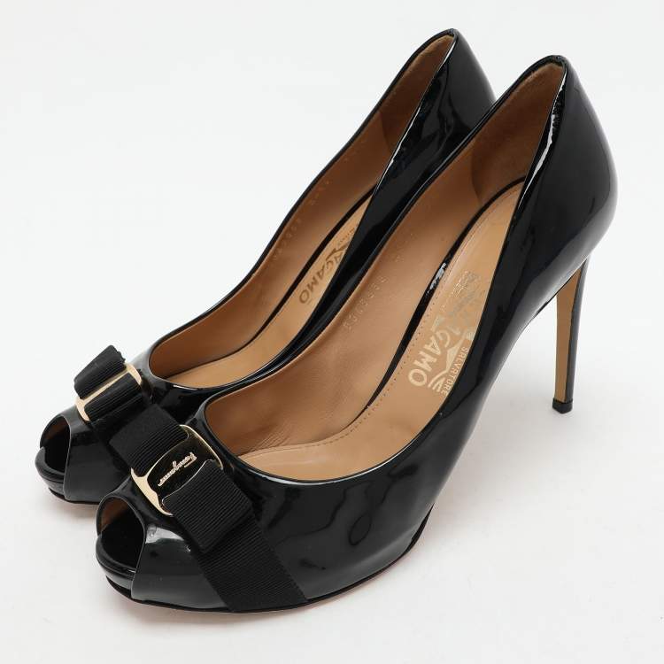 Pre Owned Salvatore Ferragamo Black Patent Leather Vara Bow Pumps Size 40