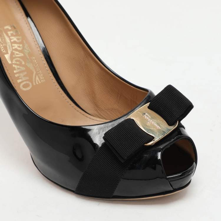 Pre Owned Salvatore Ferragamo Black Patent Leather Vara Bow Pumps Size 40