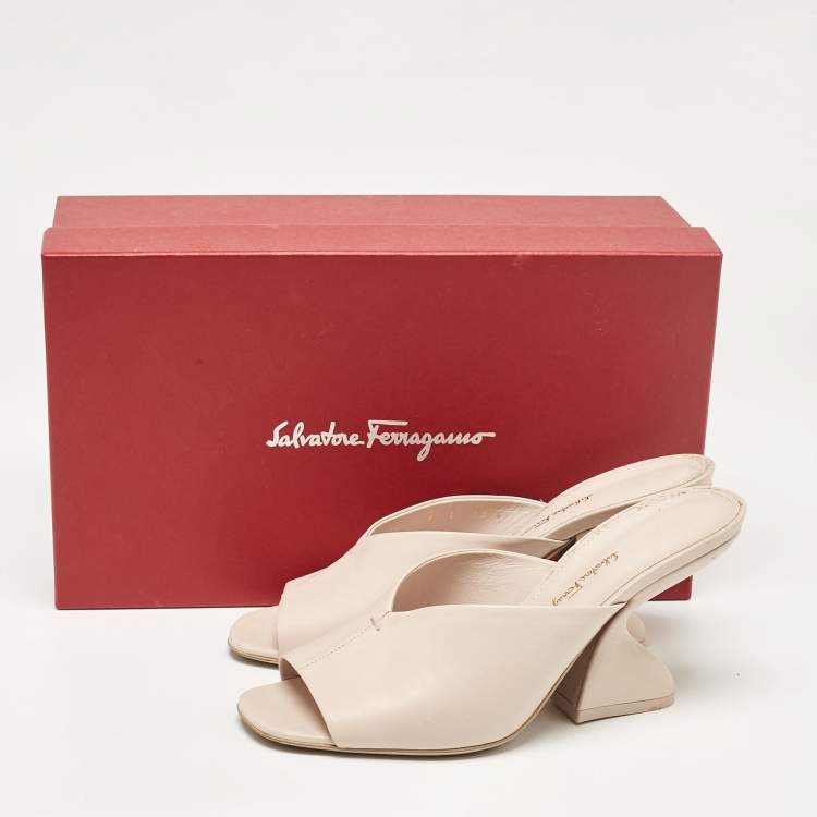 Pre Owned Salvatore Ferragamo Light Pink Leather Sansu Slide Sandals Size 38.5
