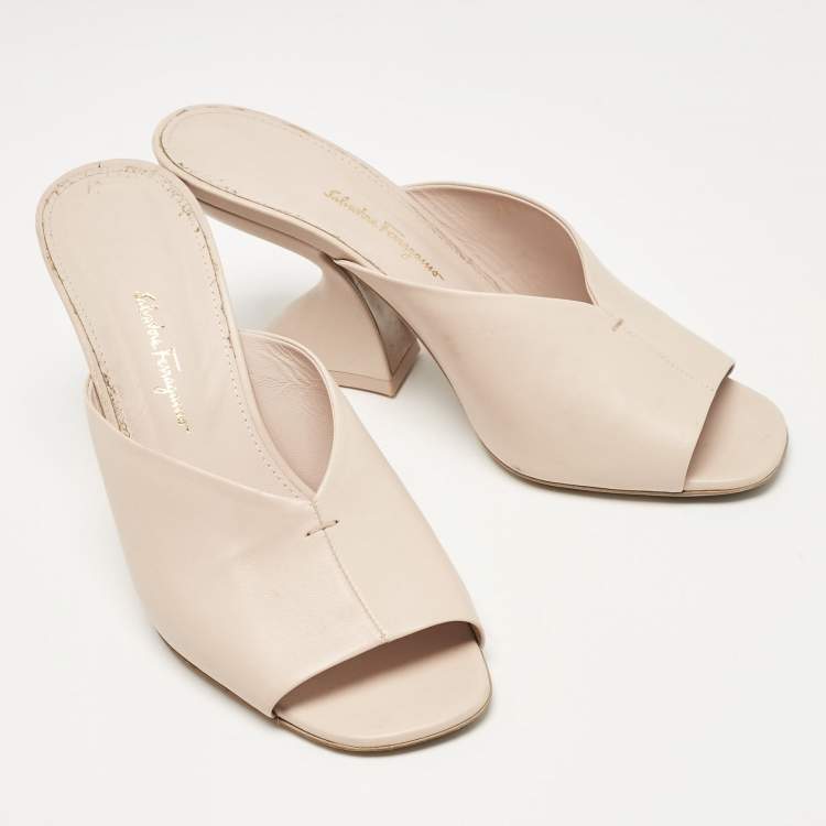 Pre Owned Salvatore Ferragamo Light Pink Leather Sansu Slide Sandals Size 38.5