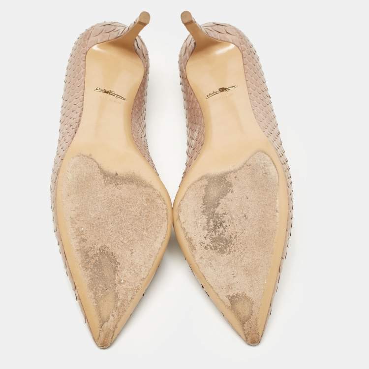 Pre Owned Salvatore Ferragamo Beige Python Susi Pumps Size 38