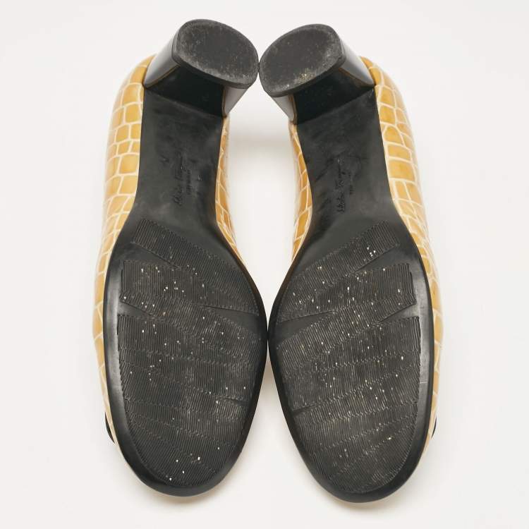 Pre Owned Salvatore Ferragamo Yellow Croc Embossed Patent Leather  Pumps Size 38.5