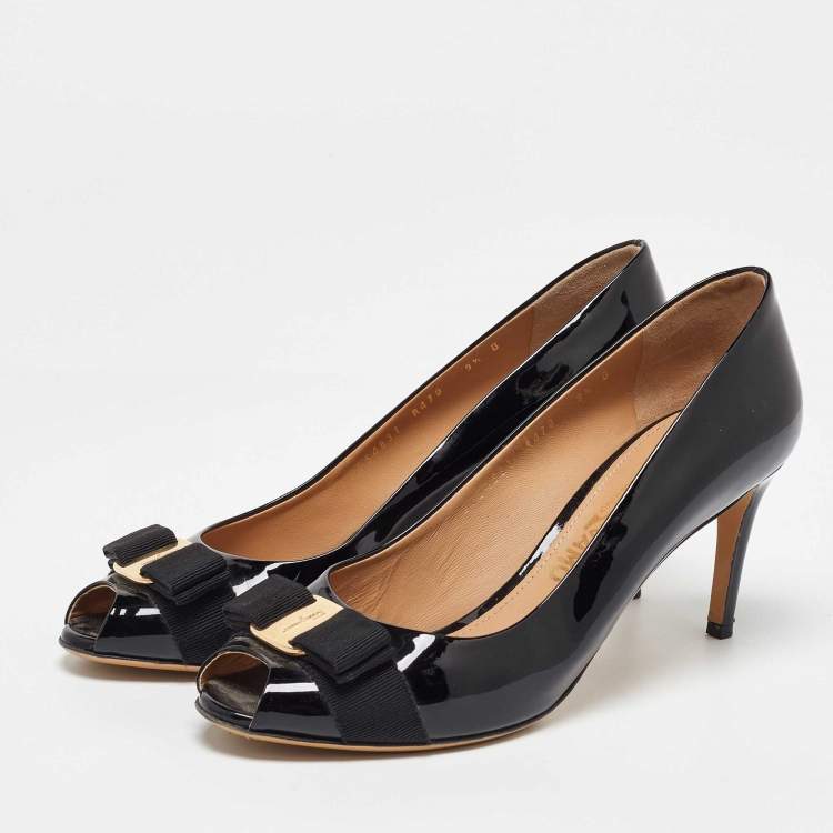 Pre Owned Salvatore Ferragamo Black Patent Leather Vara Bow Peep Toe Pumps Size 40