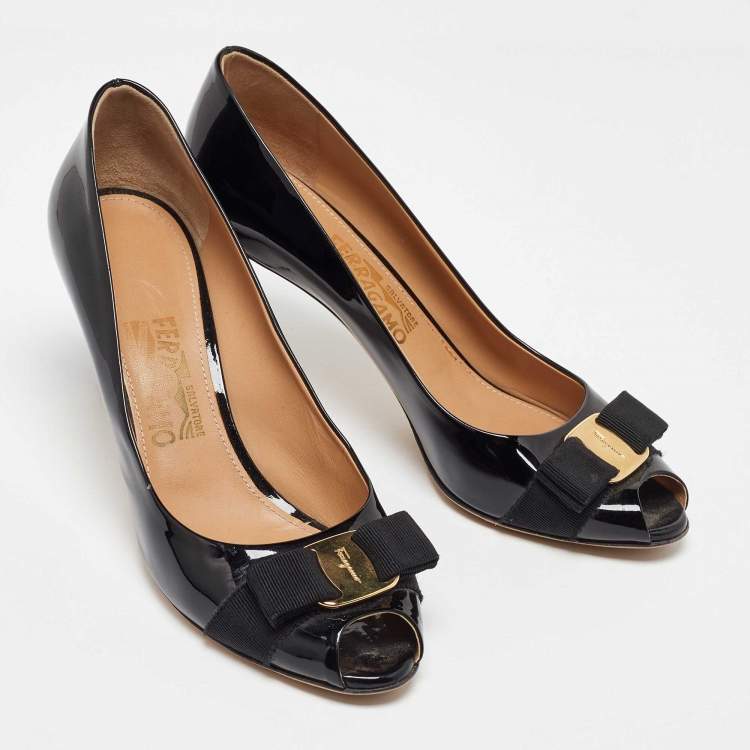 Pre Owned Salvatore Ferragamo Black Patent Leather Vara Bow Peep Toe Pumps Size 40