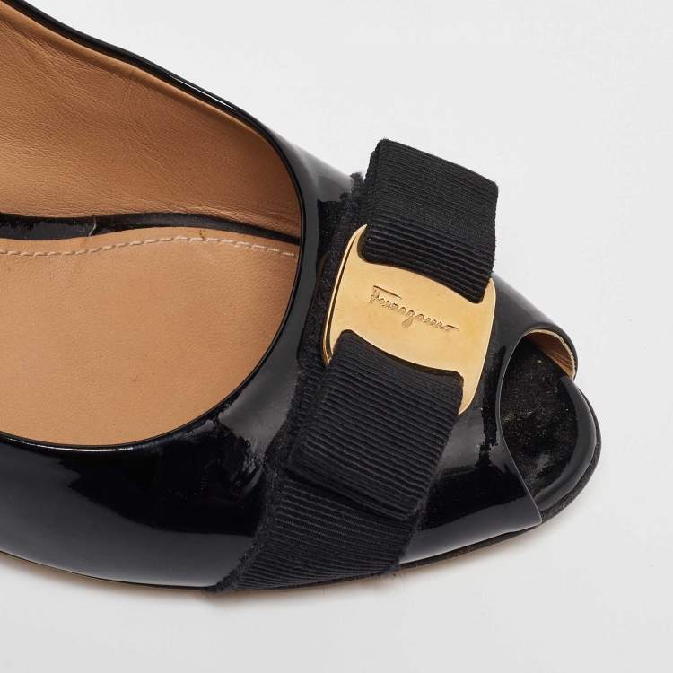 Pre Owned Salvatore Ferragamo Black Patent Leather Vara Bow Peep Toe Pumps Size 40