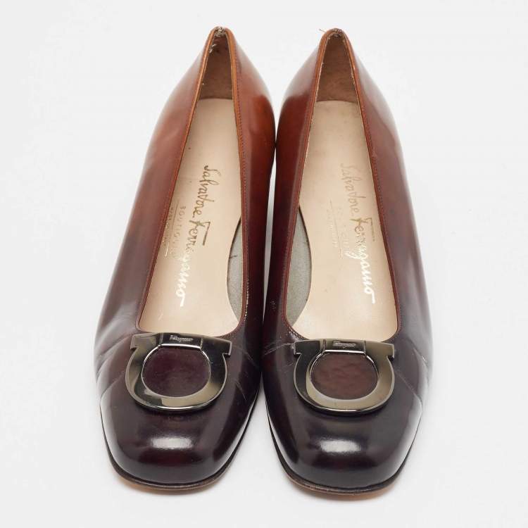 Pre Owned Salvatore Ferragamo Black/Brown Ombre Leather Gancini Pumps Size 37.5  