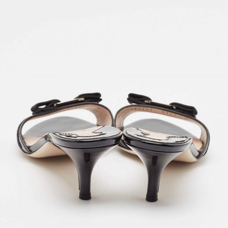 Pre Owned Salvatore Ferragamo Black Patent Leather Glory Bow Slide Sandals Size 38.5