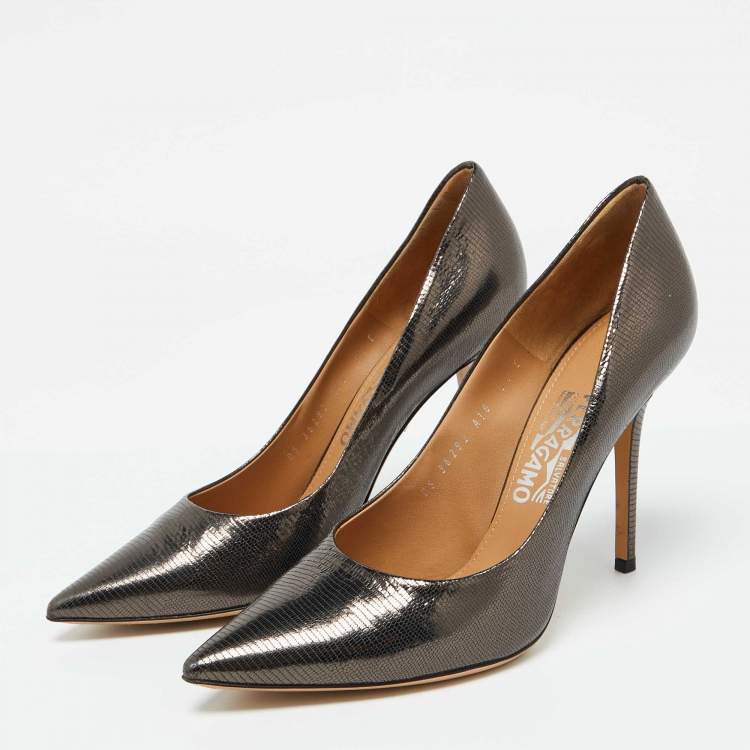 Pre Owned Salvatore Ferragamo Black Leather Pointed Toe Pumps Size 40