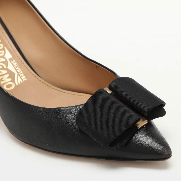 Pre Owned Salvatore Ferragamo Black Leather Bow Pumps Size 40
