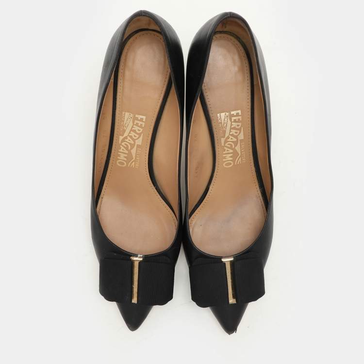 Pre Owned Salvatore Ferragamo Black Leather Bow Pumps Size 40