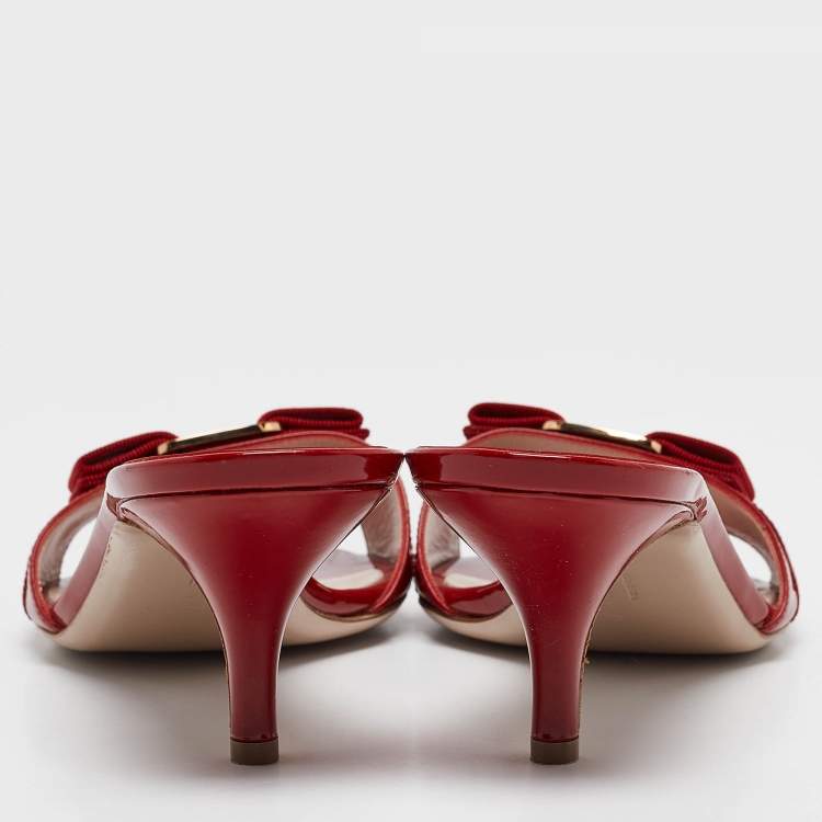 Pre Owned Salvatore Ferragamo Red Patent Leather Vara Bow Slide Sandals Size 40