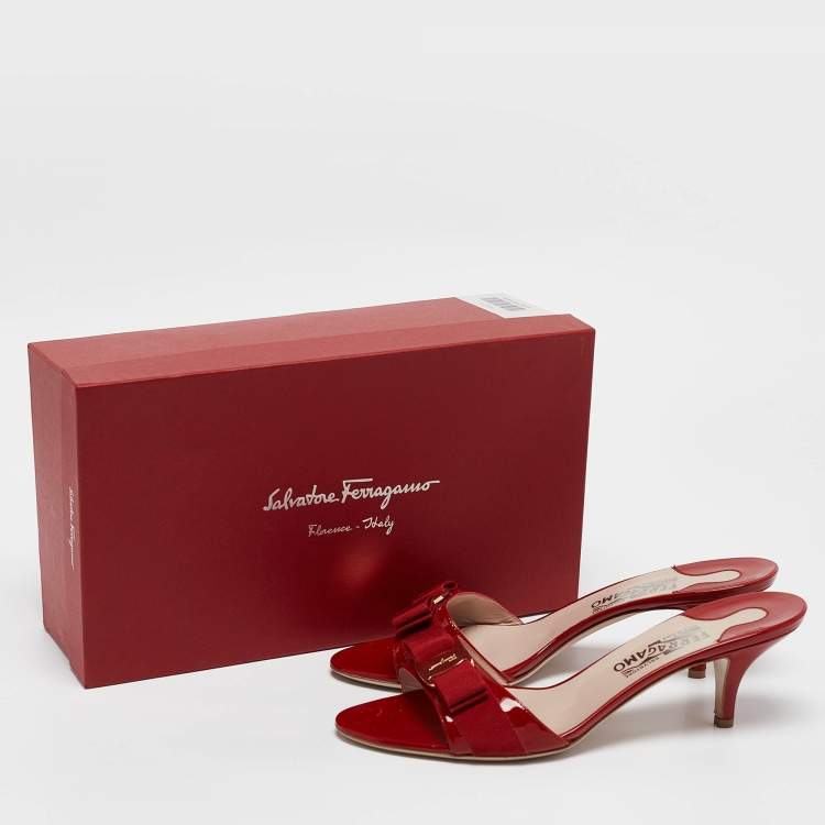 Pre Owned Salvatore Ferragamo Red Patent Leather Vara Bow Slide Sandals Size 40