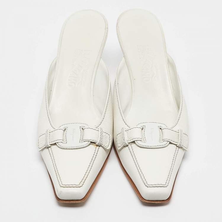 Pre Owned Salvatore Ferragamo White Leather Mules Size 40.5
