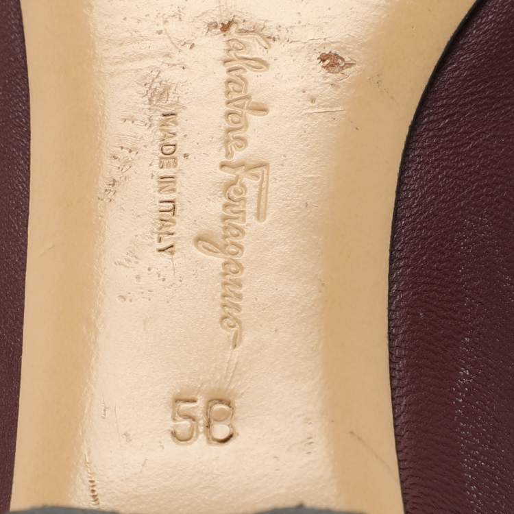 Pre Owned Salvatore Ferragamo Burgundy Leather and Suede Vara Bow Block Heel Pumps Size 35.5