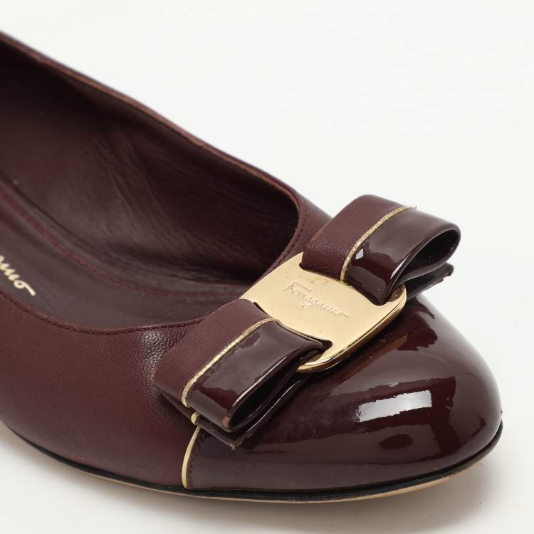 Pre Owned Salvatore Ferragamo Burgundy Leather and Suede Vara Bow Block Heel Pumps Size 35.5