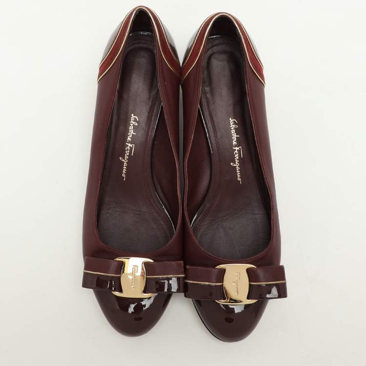Pre Owned Salvatore Ferragamo Burgundy Leather and Suede Vara Bow Block Heel Pumps Size 35.5