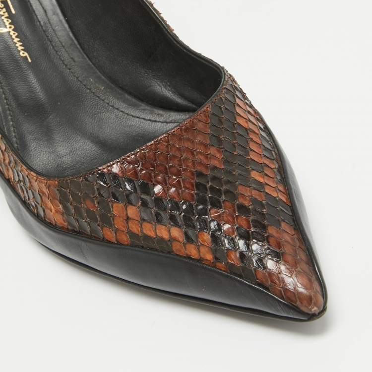 Pre Owned Salvatore Ferragamo Black Leather and Python Leather Pointed Toe Pumps Size 39.5