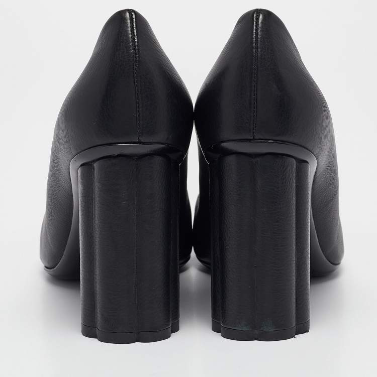 Pre Owned Salvatore Ferragamo Black Leather Capua Pumps Size 37.5