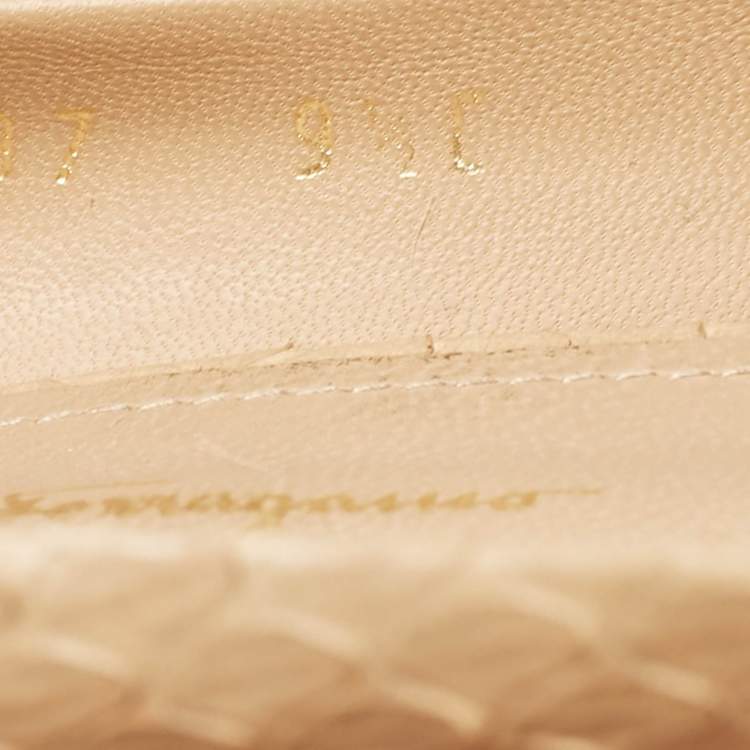 Pre Owned Salvatore Ferragamo Beige Python Bow Zeri Pumps Size 40