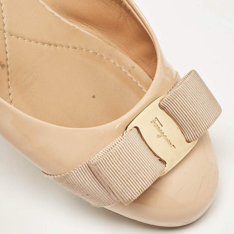 Pre Owned Salvatore Ferragamo Beige Patent Leather Vara Bow Ballet Flats Size 36.5