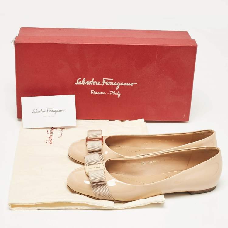 Pre Owned Salvatore Ferragamo Beige Patent Leather Vara Bow Ballet Flats Size 36.5