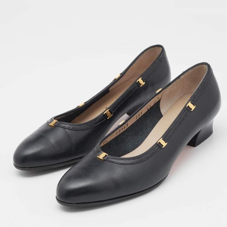 Pre Owned Salvatore Ferragamo Navy Blue Leather Logo Round Toe Pumps Size 37