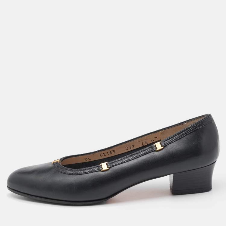 Pre Owned Salvatore Ferragamo Navy Blue Leather Logo Round Toe Pumps Size 37