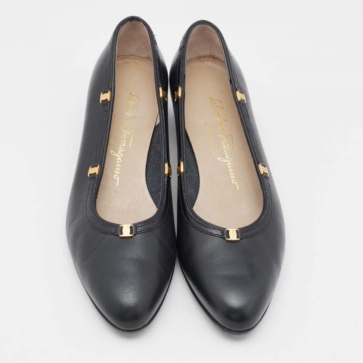 Pre Owned Salvatore Ferragamo Navy Blue Leather Logo Round Toe Pumps Size 37