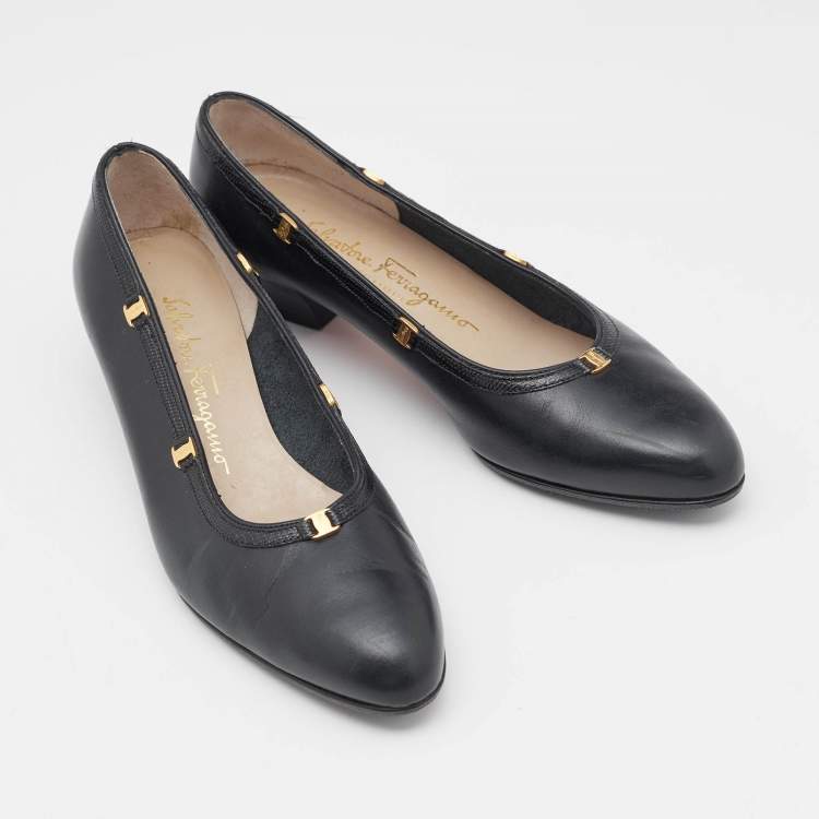 Pre Owned Salvatore Ferragamo Navy Blue Leather Logo Round Toe Pumps Size 37