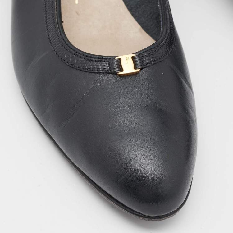 Pre Owned Salvatore Ferragamo Navy Blue Leather Logo Round Toe Pumps Size 37