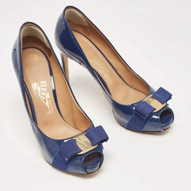 Pre Owned Salvatore Ferragamo Blue Patent Leather Vara Bow Peep Toe Pumps Size 37
